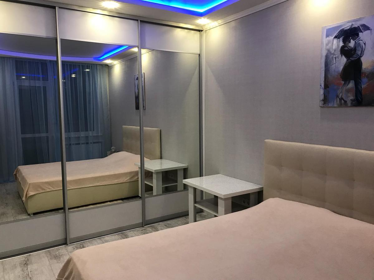 Luxe Apartment On Drahomanova Kijev Kültér fotó